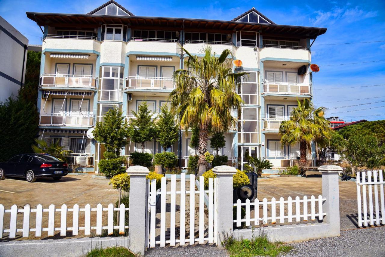 White Sea View Apartment Velipoje Exterior photo